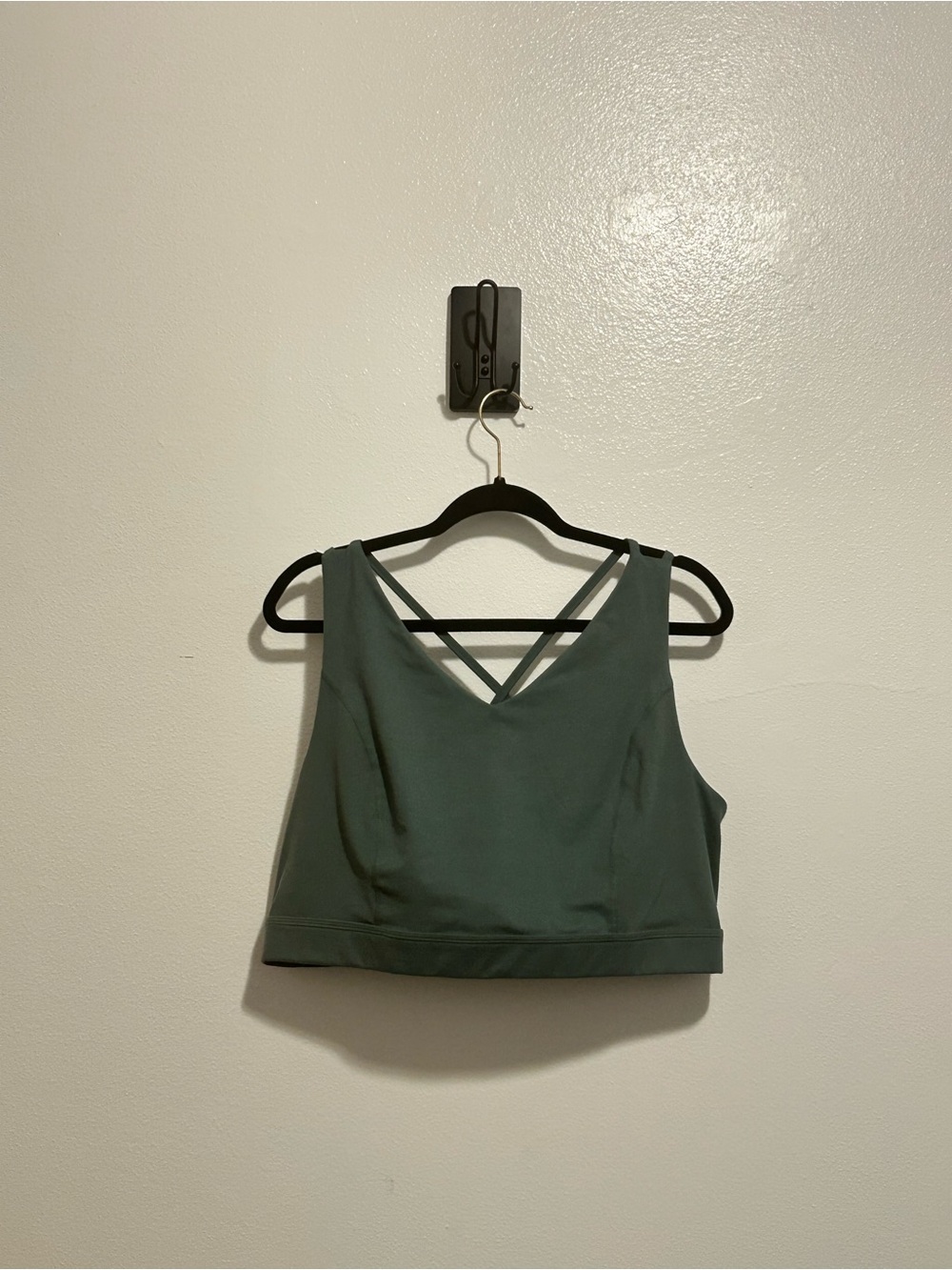 NWOT Torrid Active Strappy V-Neck Longline Sports Bra Green Sage 4 4X